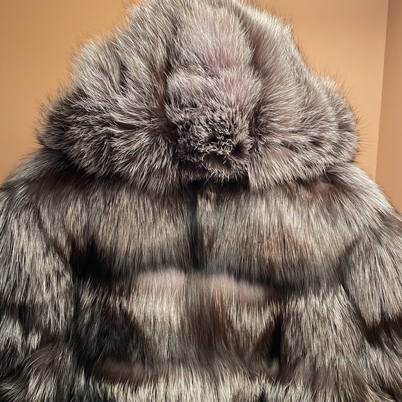 Silver fox fur jacket (natural fur coat ) - Picture 5 of 5